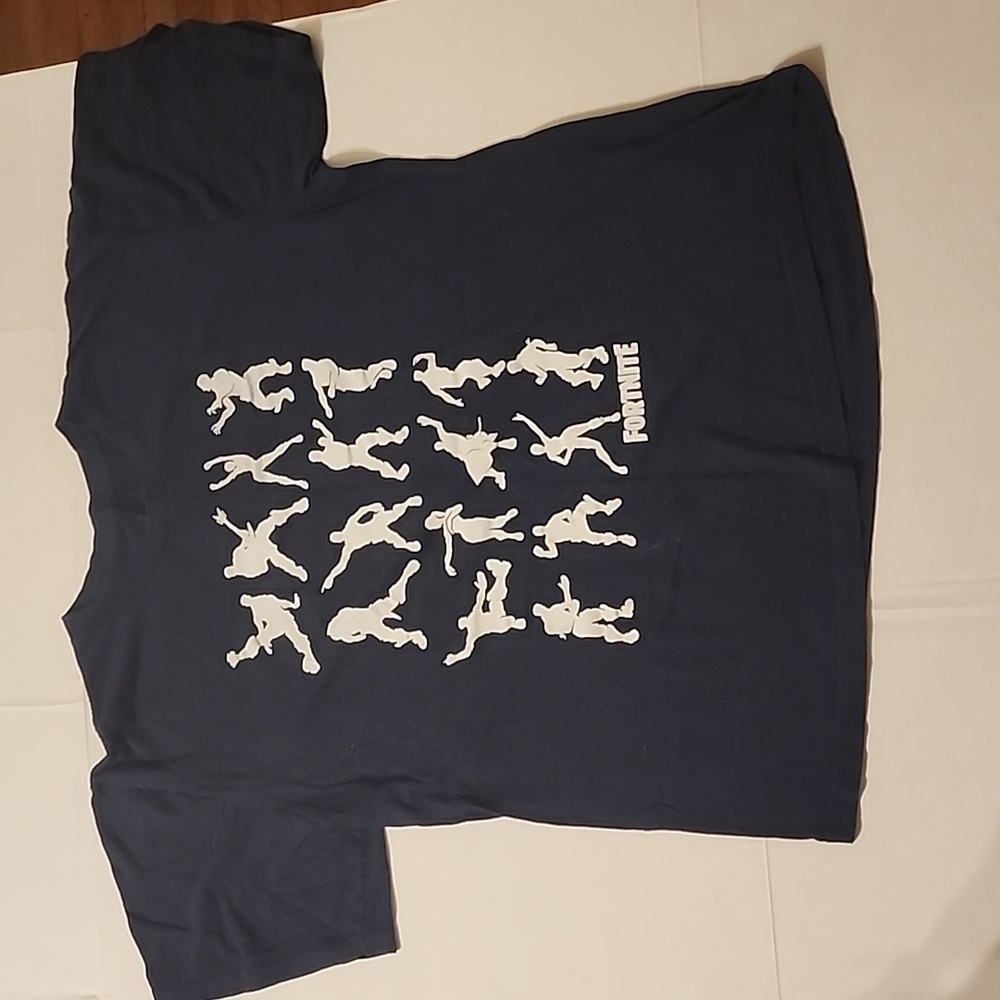 Fortnite T-shirt boys size 18-20